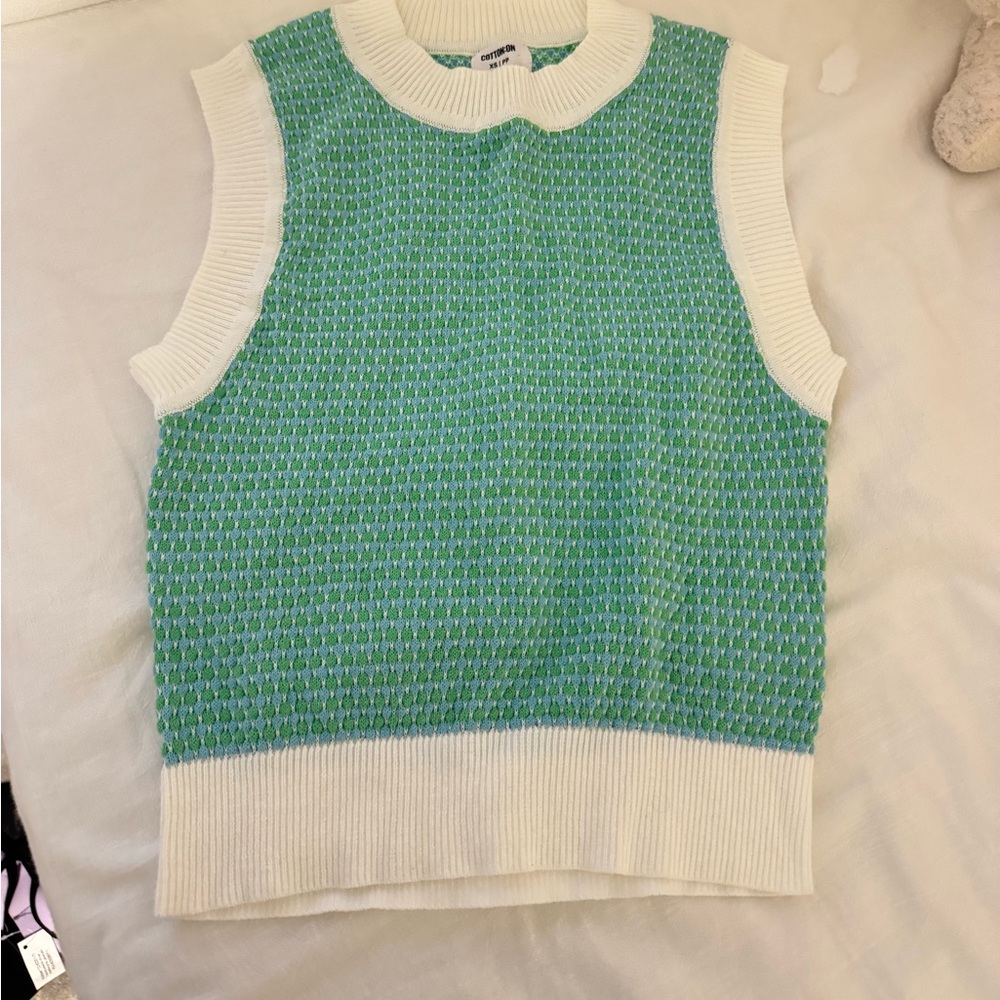 Sweater vest